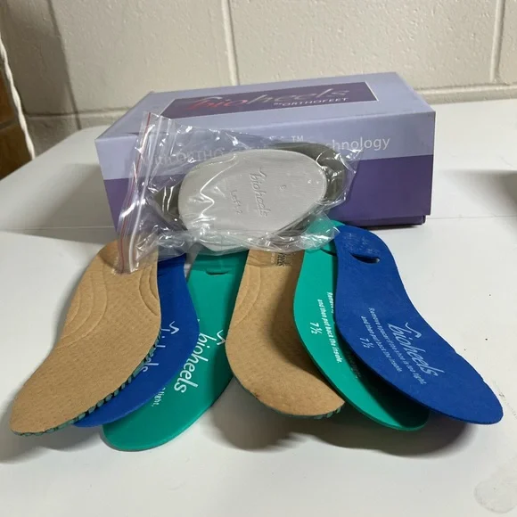 Black Women's Comfort Heel Pumps with Floral Accent NEW in box with xtra insoles - Picture 5 of 7